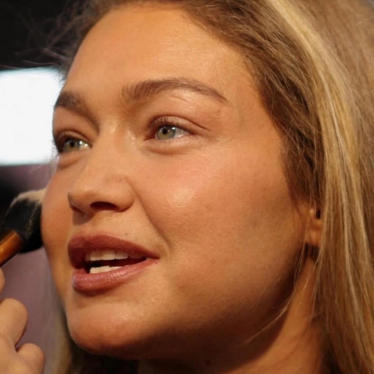 “Victoria’s Secret” modellərinin makiyajsız görüntüləri gündəm oldu (Fotolar)