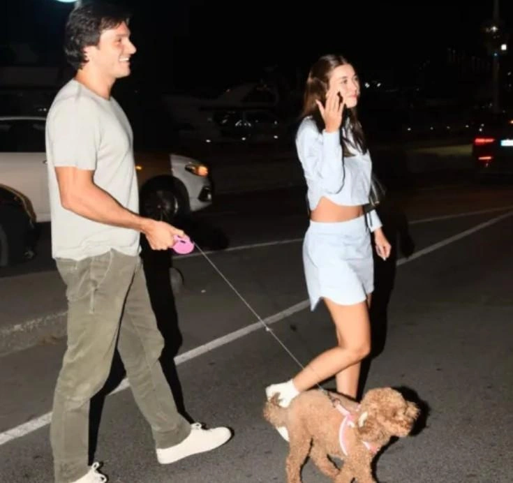 Afra Saraçoğlu sevgilisi ilə görüntüləndi - (Foto)