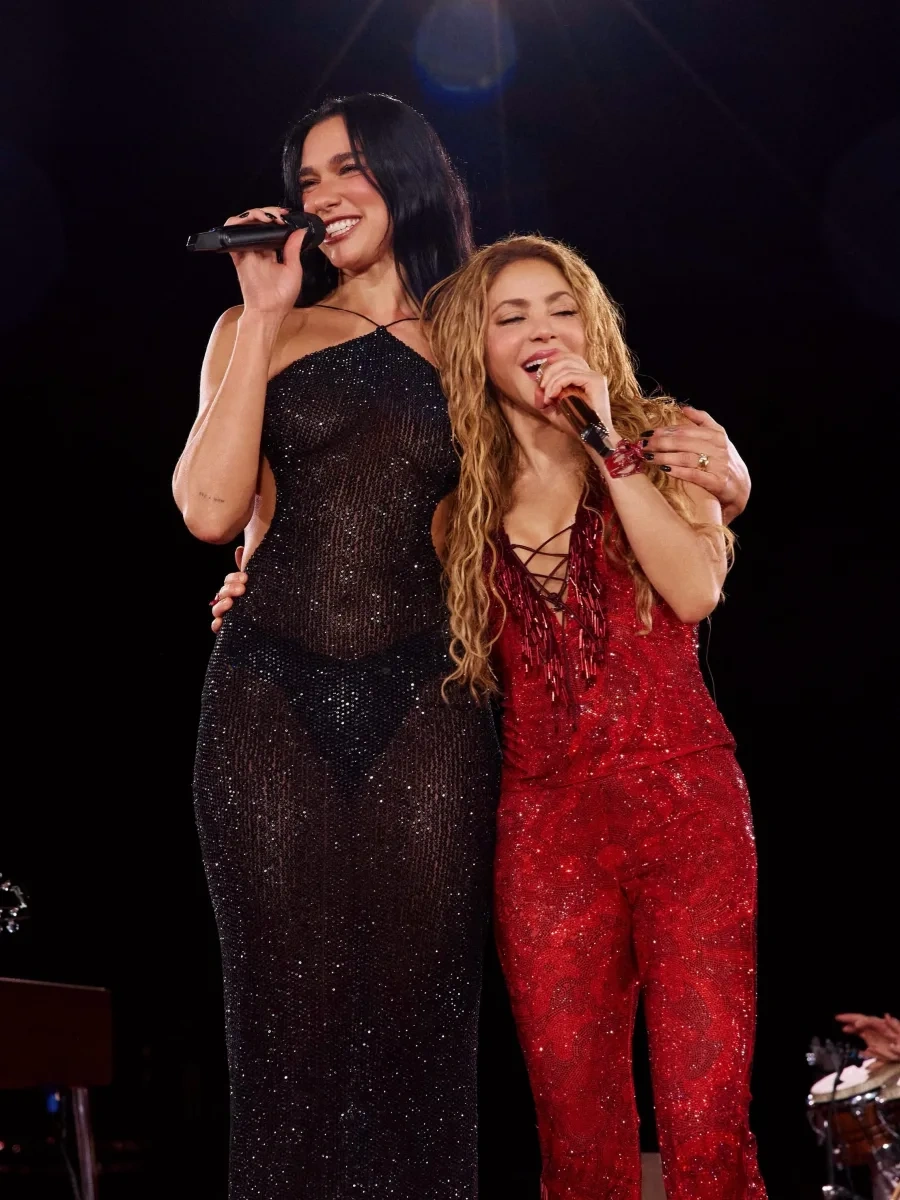 Şakira və Dua Lipa eyni səhnədə
