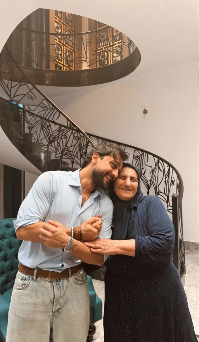 Coni nənə və babası ilə