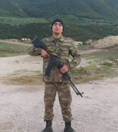 Şəhid tələbəsini bu sözlərlə yad etdi - (Fotolar)