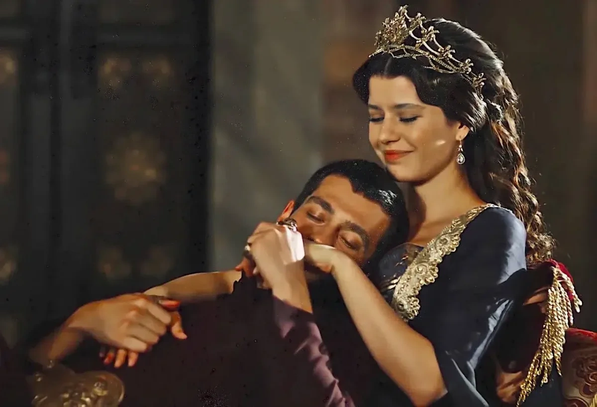 Beren Saat və Ekin Koç 10 il sonra eyni layihədə