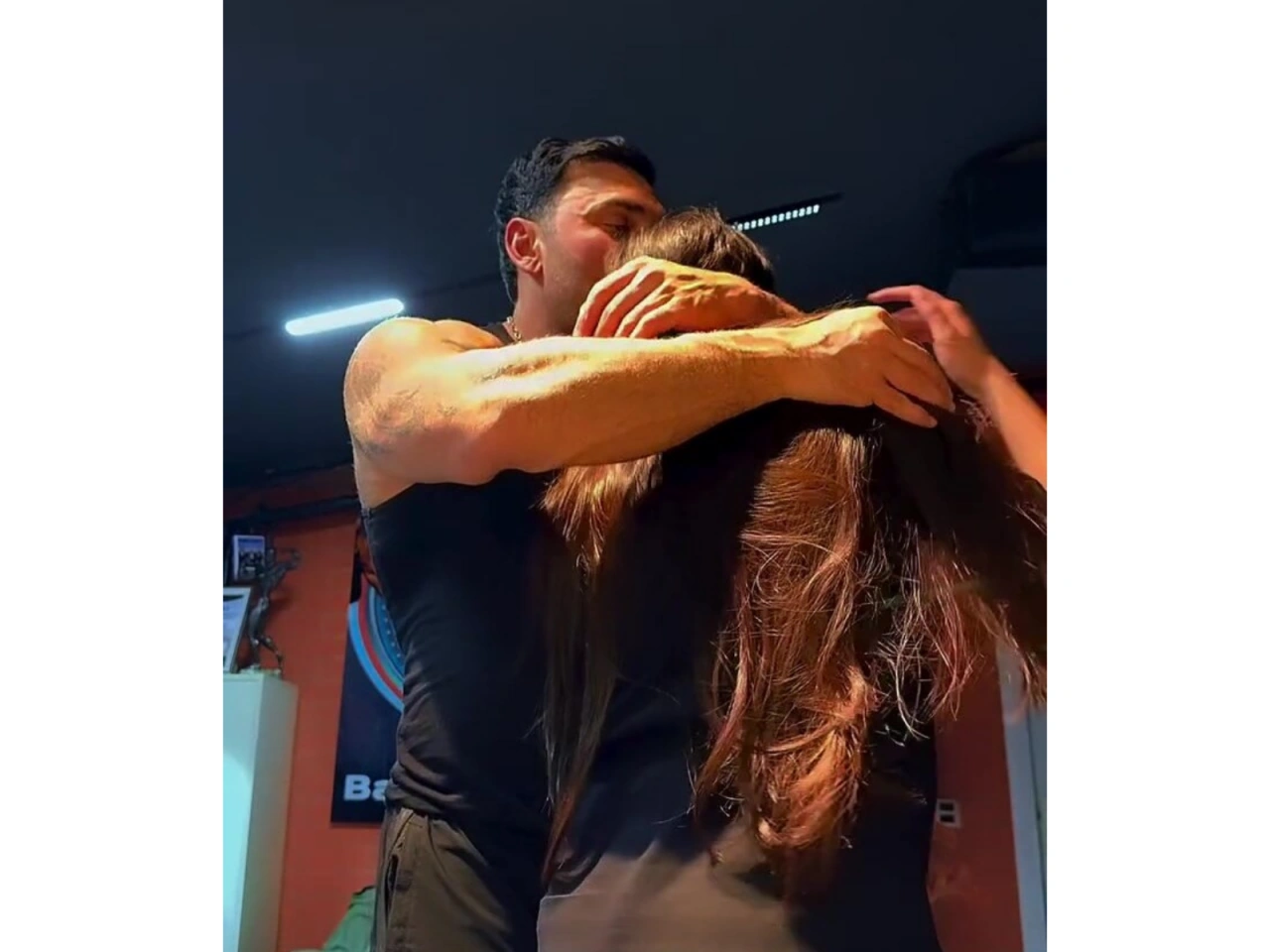 Kamil Zeynallının qızı ilə VİDEOsu KÖVRƏLTDİ
