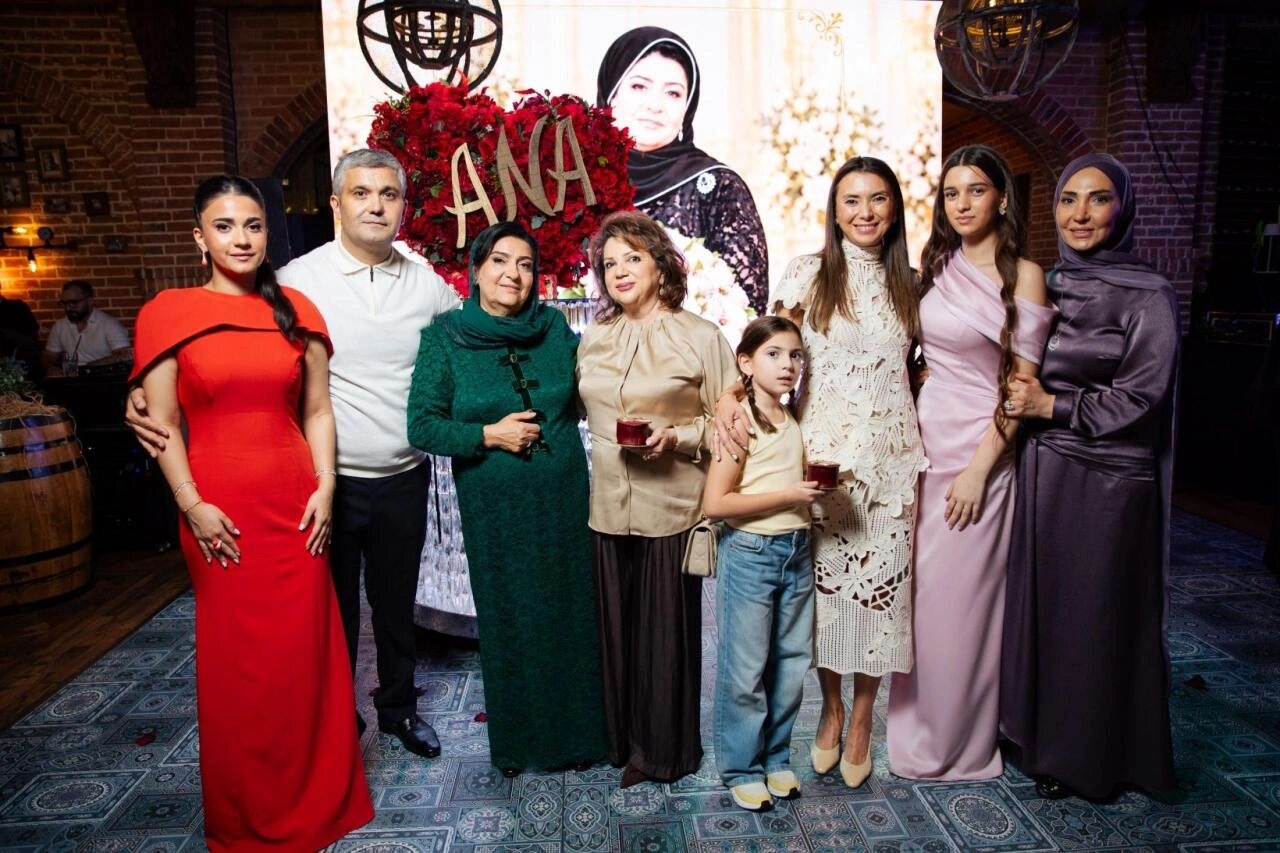 Mircəlal Qurbanovu anasının 70 illiyinə Xalq artistləri gəldi - (Foto)