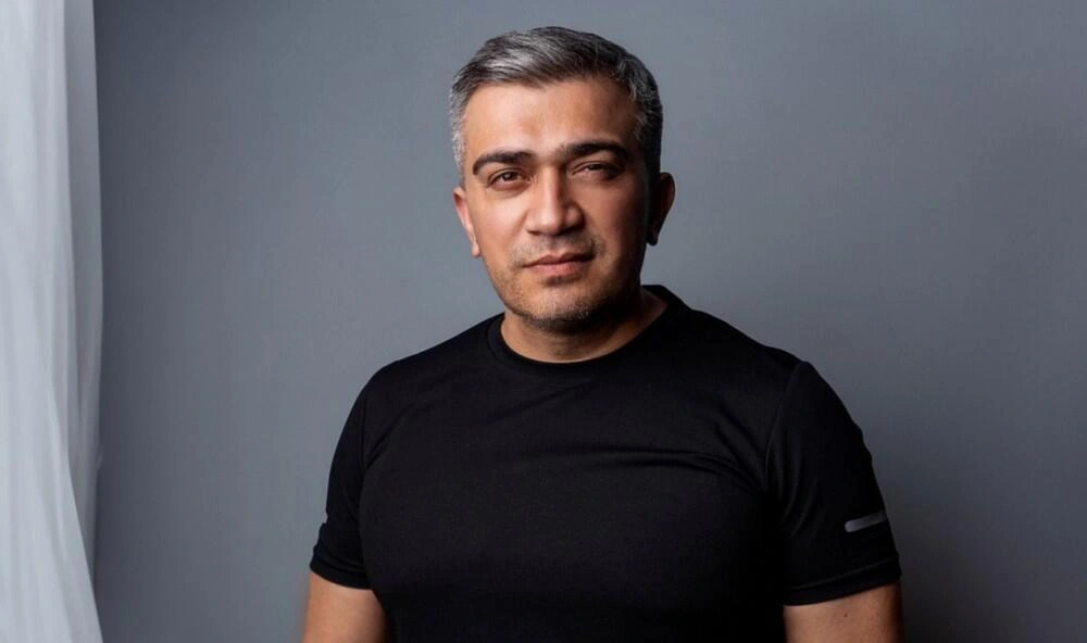 “Görmüşəm ki, xanım sənətçini qolundan tutub səhnədən aşağı endiriblər”