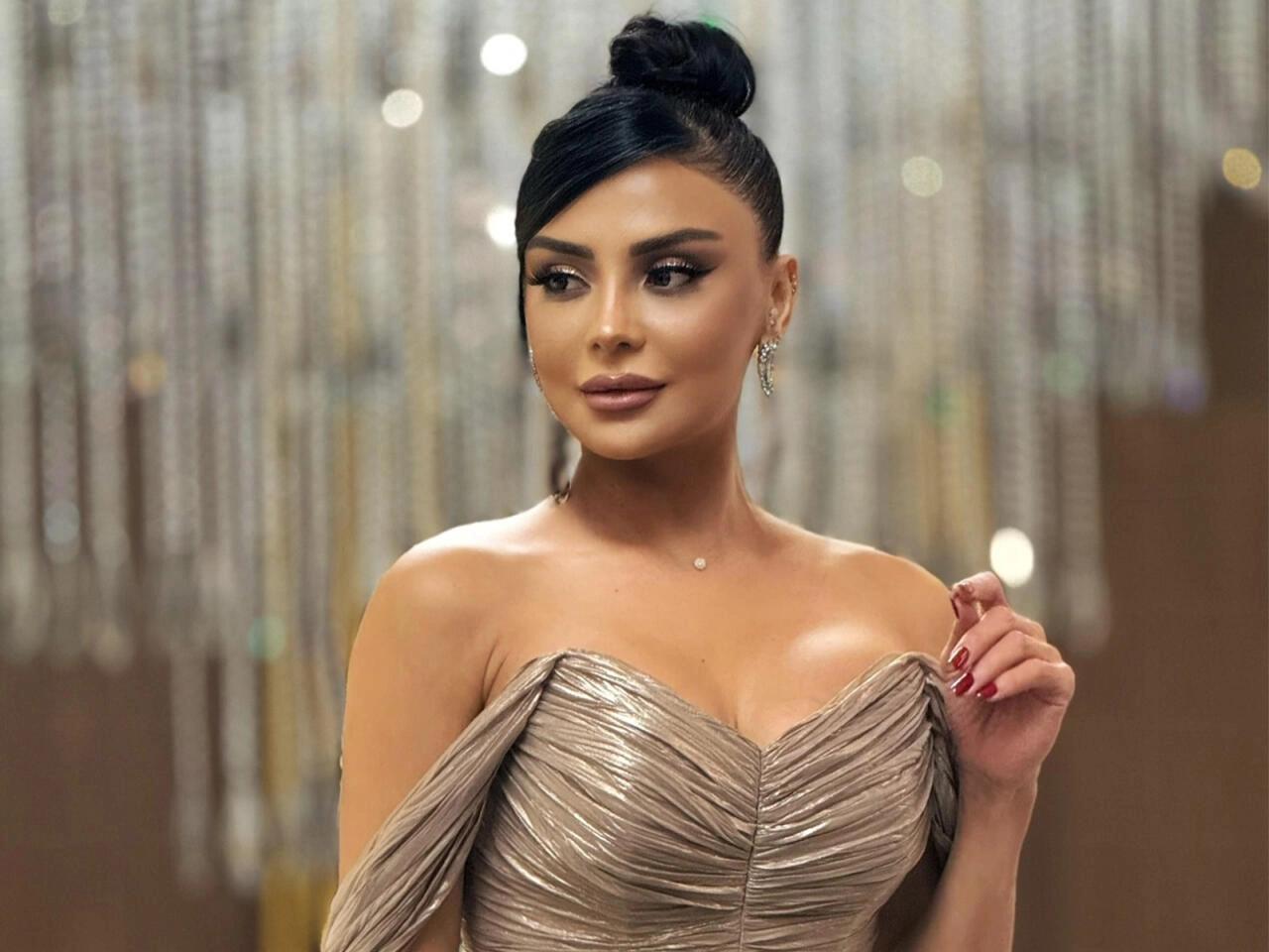 Vüsalə Xəzər TV-dən getməsi iddiasına belə cavab verdi - (Foto)