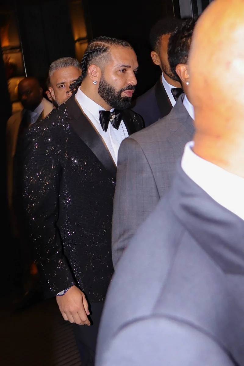Drake 40 yaşını qeyd etdi