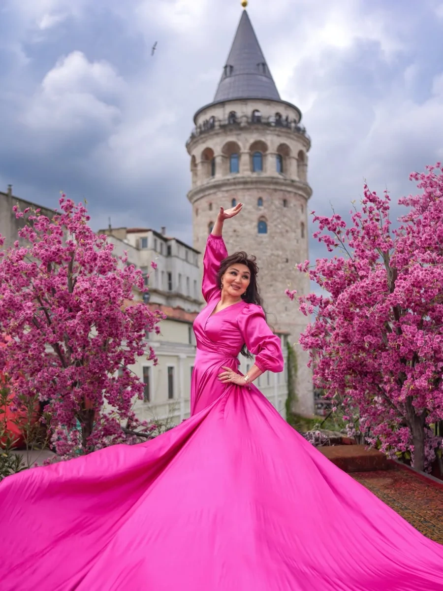 Xalq artisti İstanbulda fotosessiya etdirdi