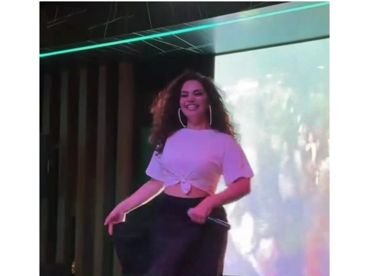 Müğənni Sevda rəqsi ilə diqqət çəkdi - (Video)