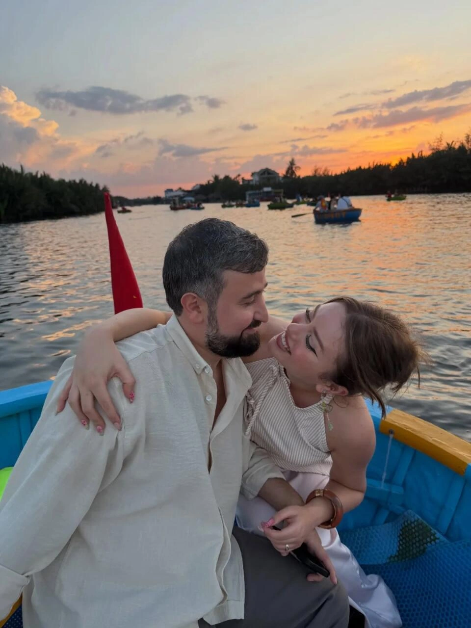 Azərbaycanlı tanınmış bloqerlərin həyat yoldaşları ilə fotoları diqqət çəkdi - (Fotolar)