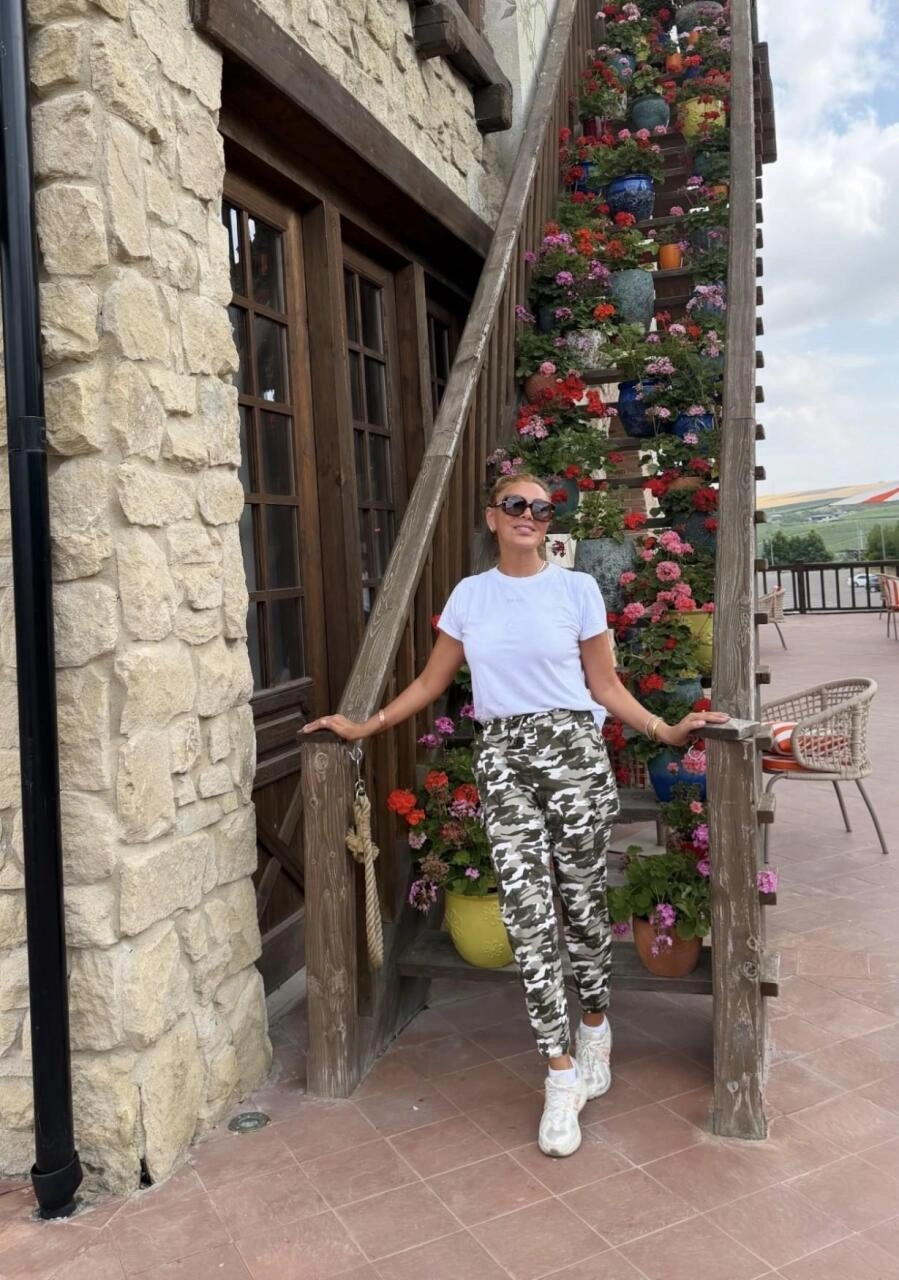 Xoşqədəm ailəsi ilə istirahətdə (Foto)