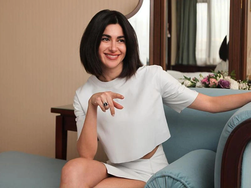 Nəsrindən bikinili fotolarınıl paylaşdı