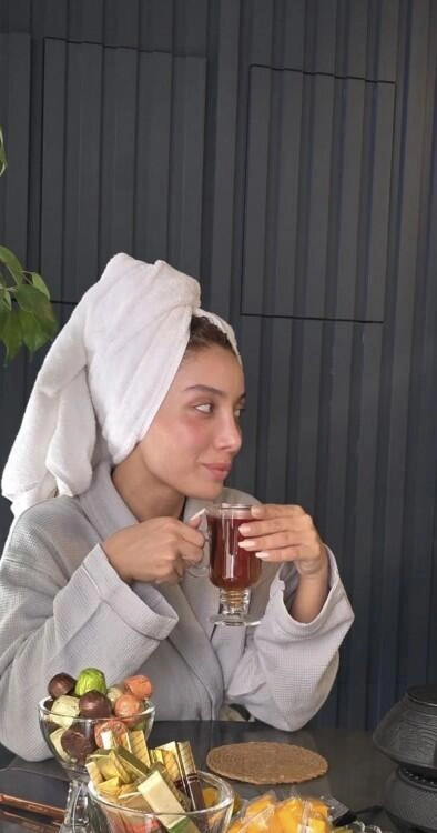 Günay makiyajsız fotosunu paylaşdı - (Foto)