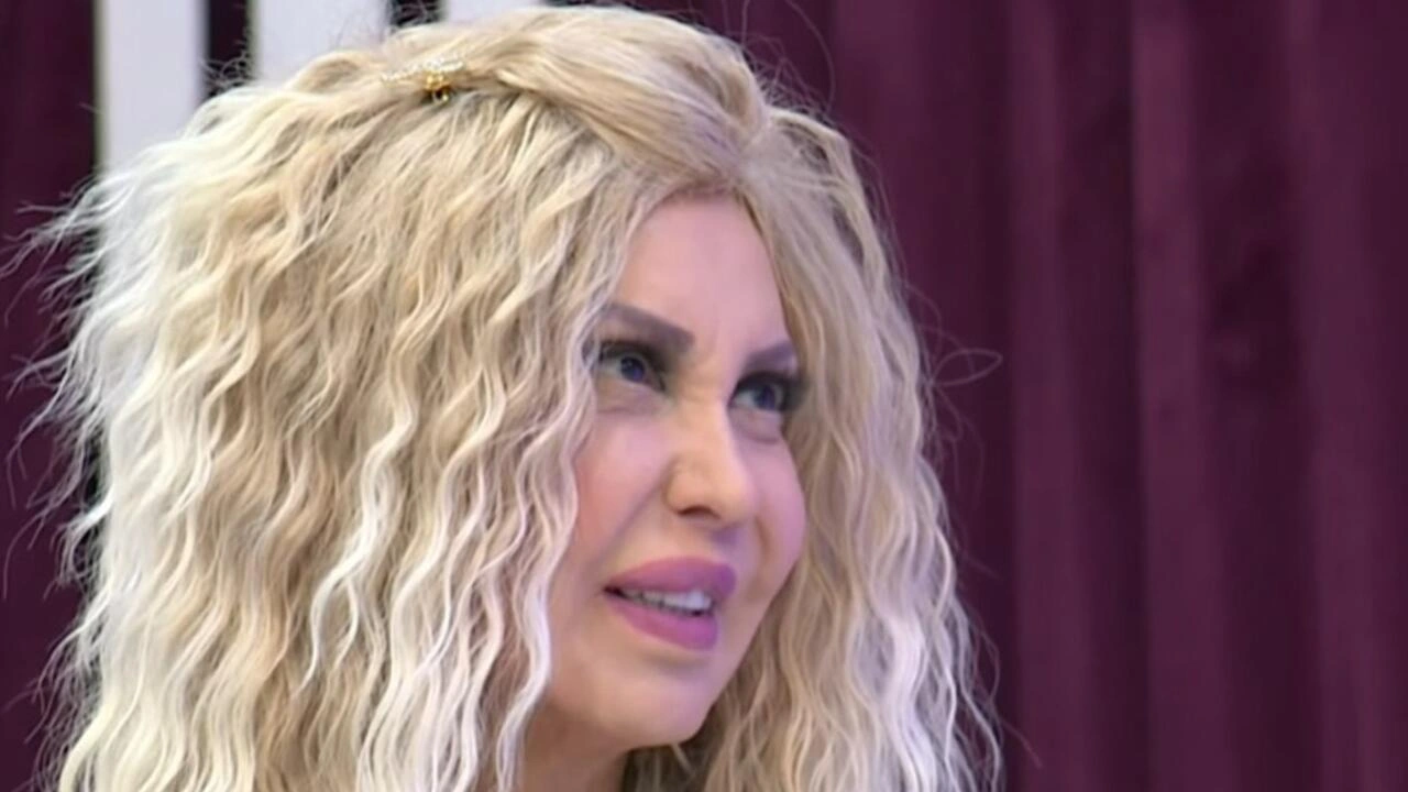 Müğənni Sevda: "12 ev dəyişmişəm"
