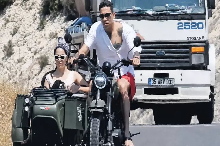 Məşhur türk müğənni və aktrisa yol hərəkəti qaydalarını heçə saydı