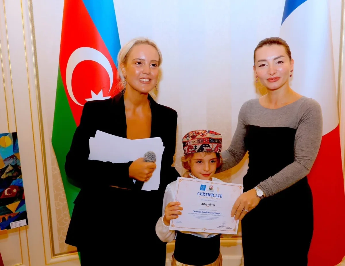 Parisdə Azərbaycan uşaqlarının yaradıcılığı iki nüfuzlu sənət platformasında nümayiş olundu