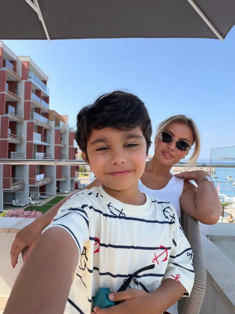 Zümrüdün oğlu məktəbə başladı...