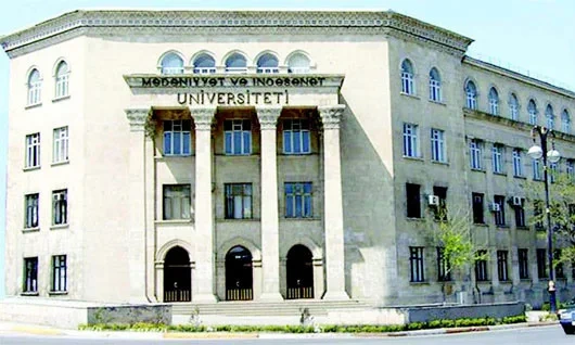 Aşağı kursları təhdid edən tələbə Universitetdən çıxarıldı