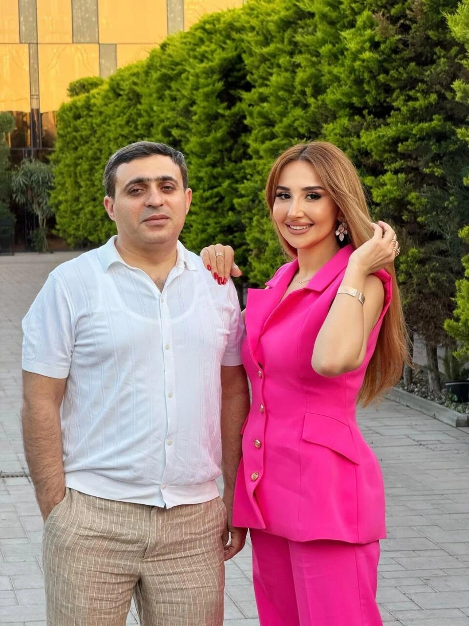 Azərbaycanlı aparıcı əri ilə - FOTOlar