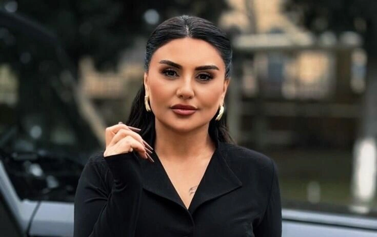 Şəbnəm Tovuzlu "Eyfel" qülləsinə “yekə vışka”, Parisə "Parij" dedi, qınandı (Video)