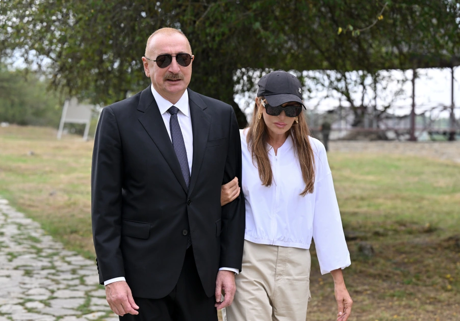 İlham Əliyev və birinci xanım “Nəsimi Bağları”nda - Fotolar
