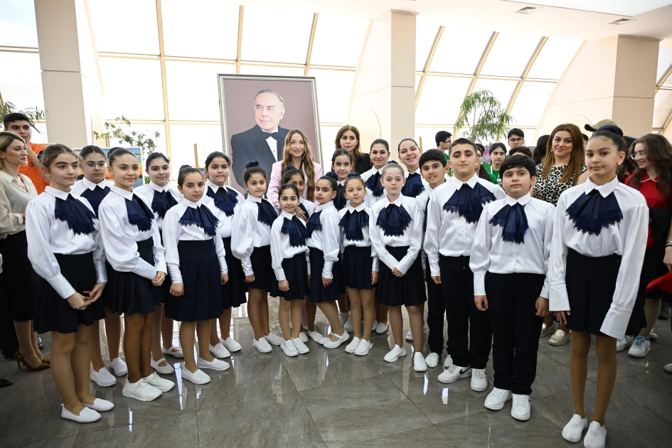 Alena Əliyeva olimpiada yarışını izlədi - Fotolar