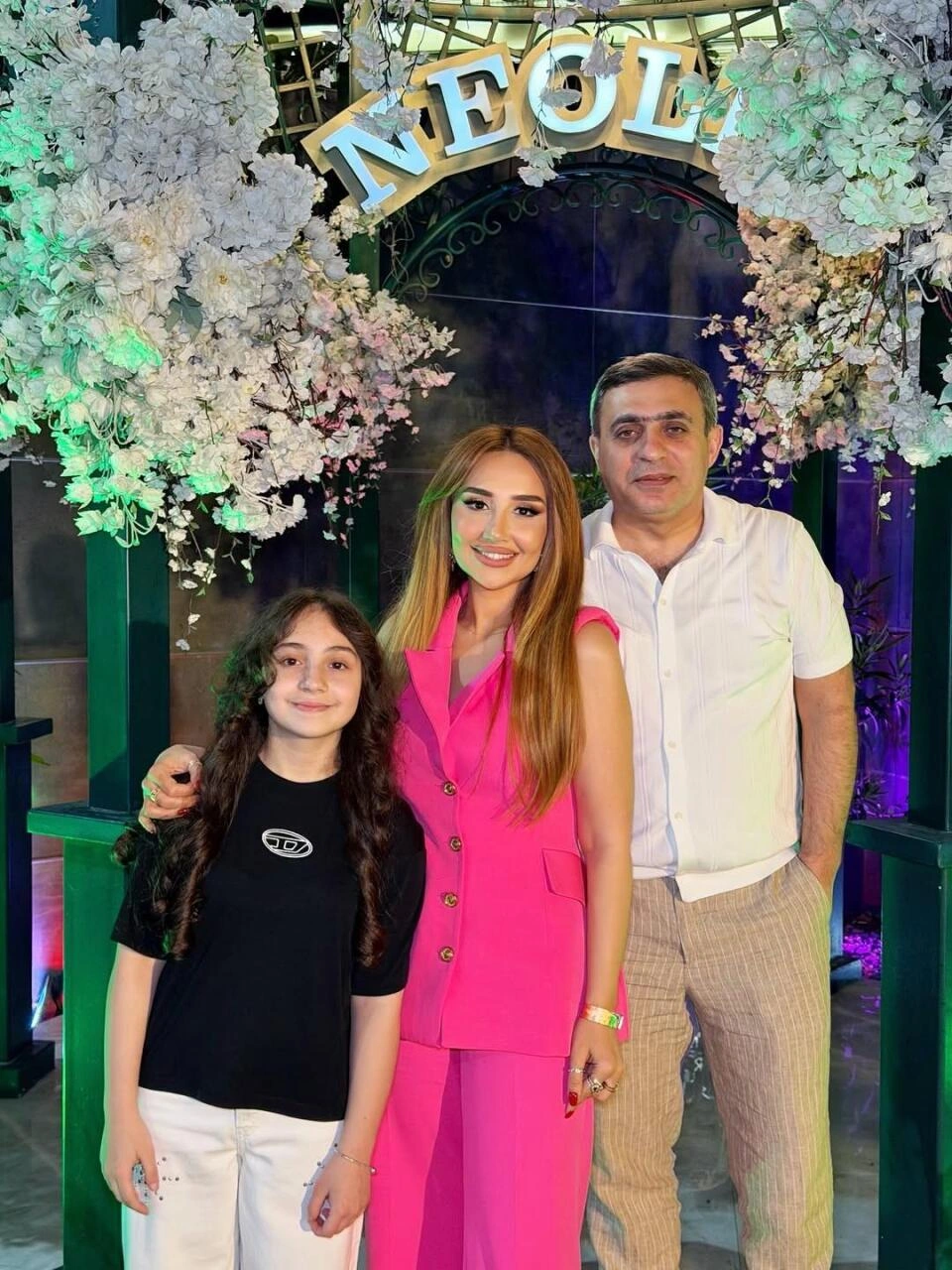 Azərbaycanlı aparıcı əri ilə - FOTOlar