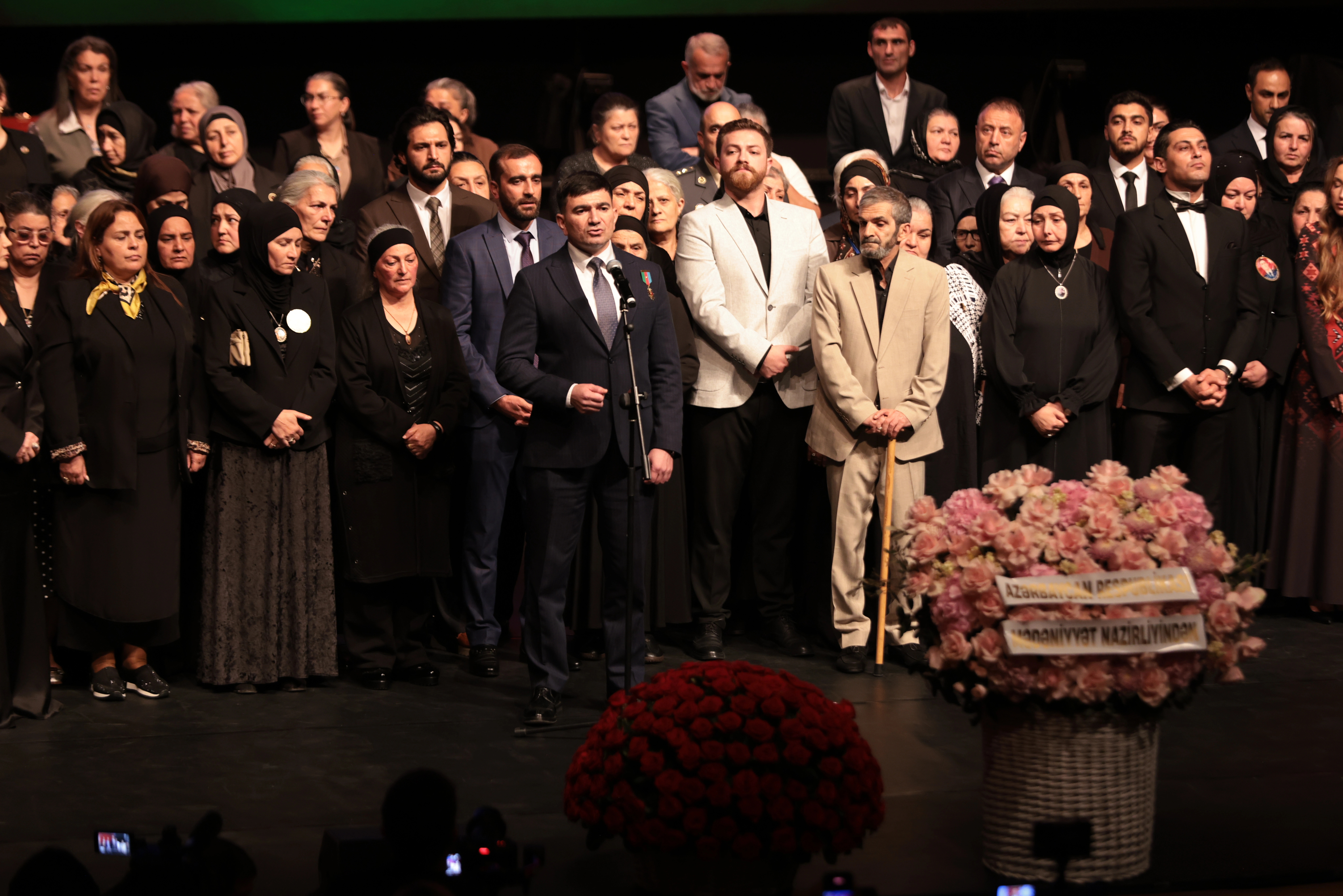 Bir filmdən daha artıq - 5 ilə çəkilmiş “44” təqdim edildi - Fotolar