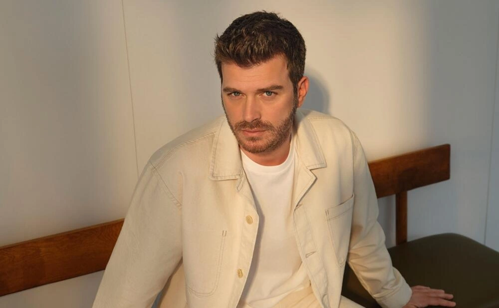 Kıvanç Tatlıtuğun uşaqlıq (Fotosu)