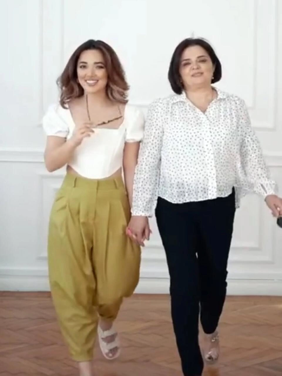 Azərbaycanlı bloqerlər özlərindən gözəl anaları ilə - (Fotolar)