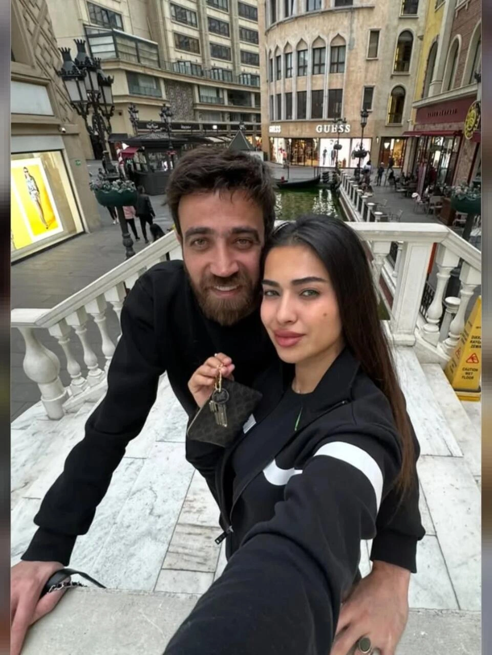 Azərbaycanlı tanınmış bloqerlərin həyat yoldaşları ilə fotoları diqqət çəkdi - (Fotolar)