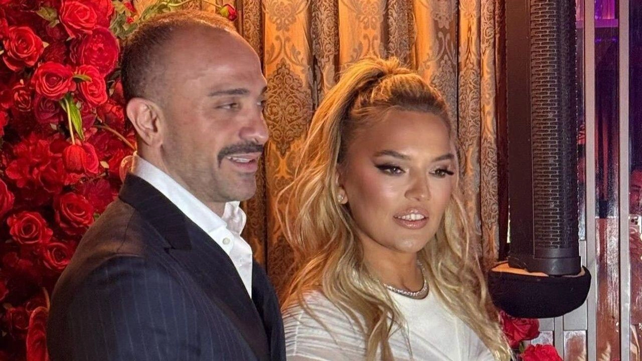 Demet Akalın əri ilə illərdir ayrı yatır