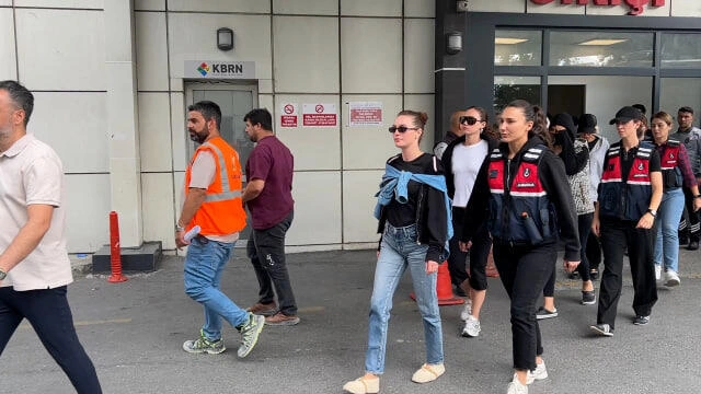 Türkiyəli məşhurların saxlanılmasından ilk görüntülər - (Foto)