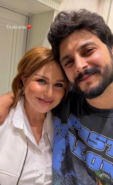Mələkxanım Eyubova kürəkəni ilə - (Foto)