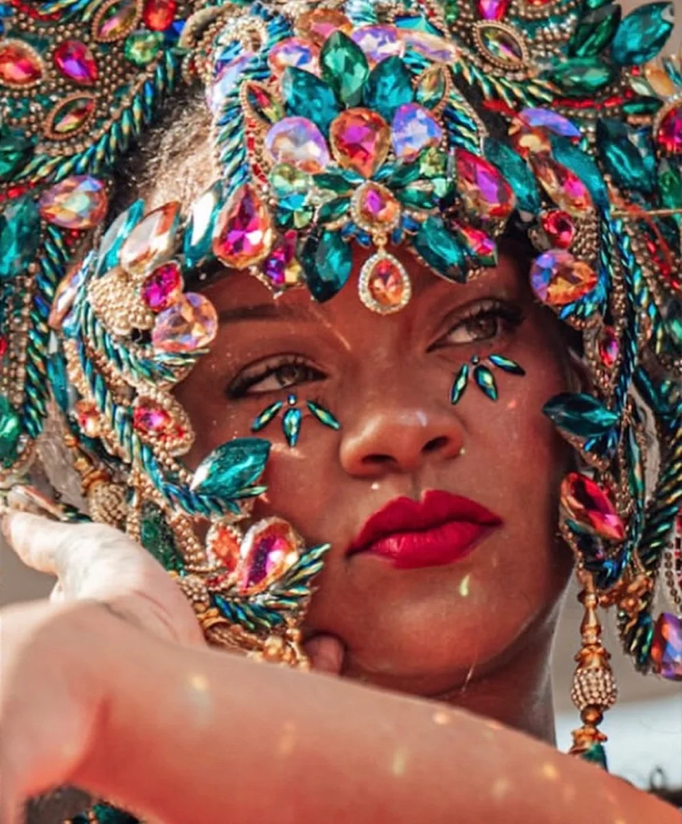Rihanna ənənəsinə sadiq qaldı