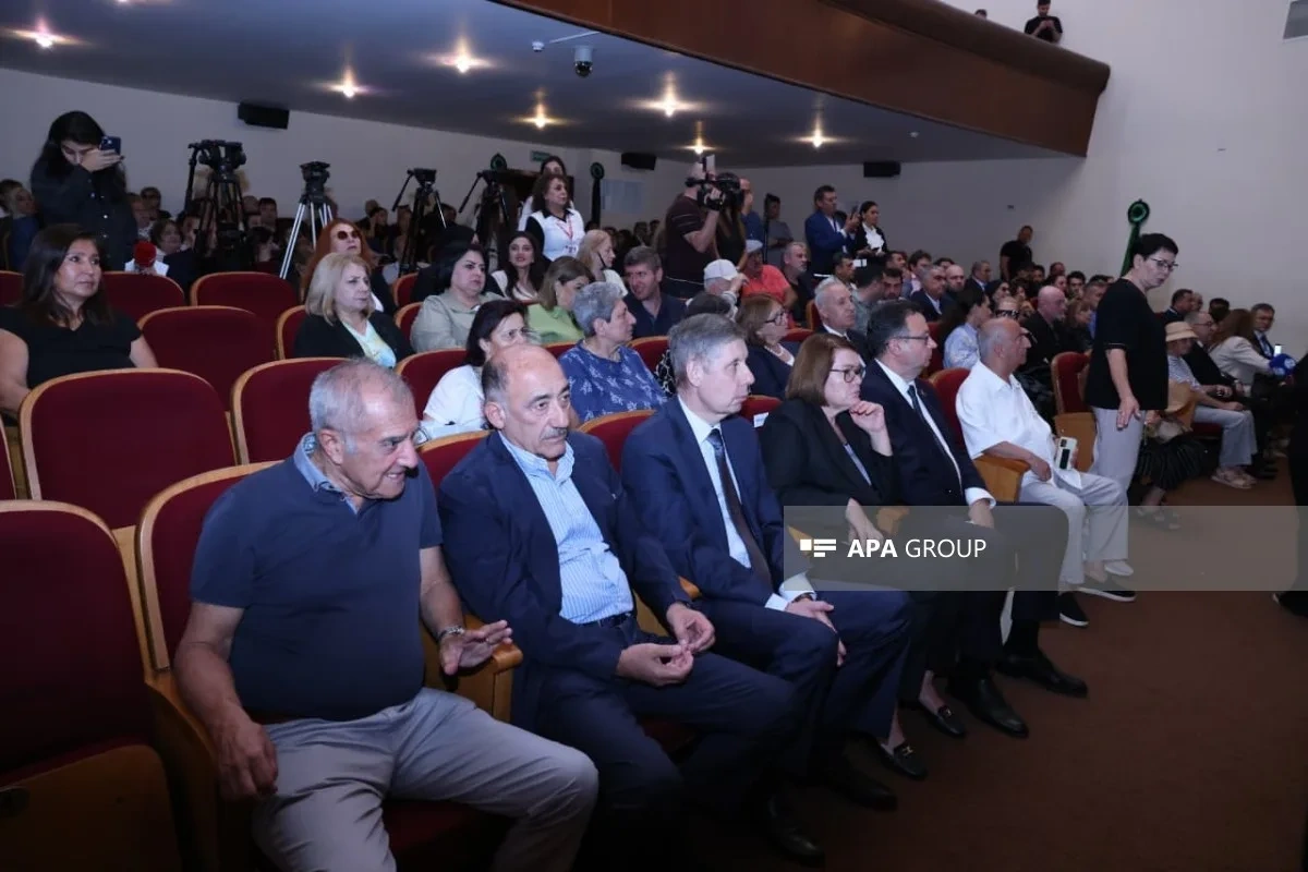 Aleksandr Şarovski ilə vida mərasimi keçirilib