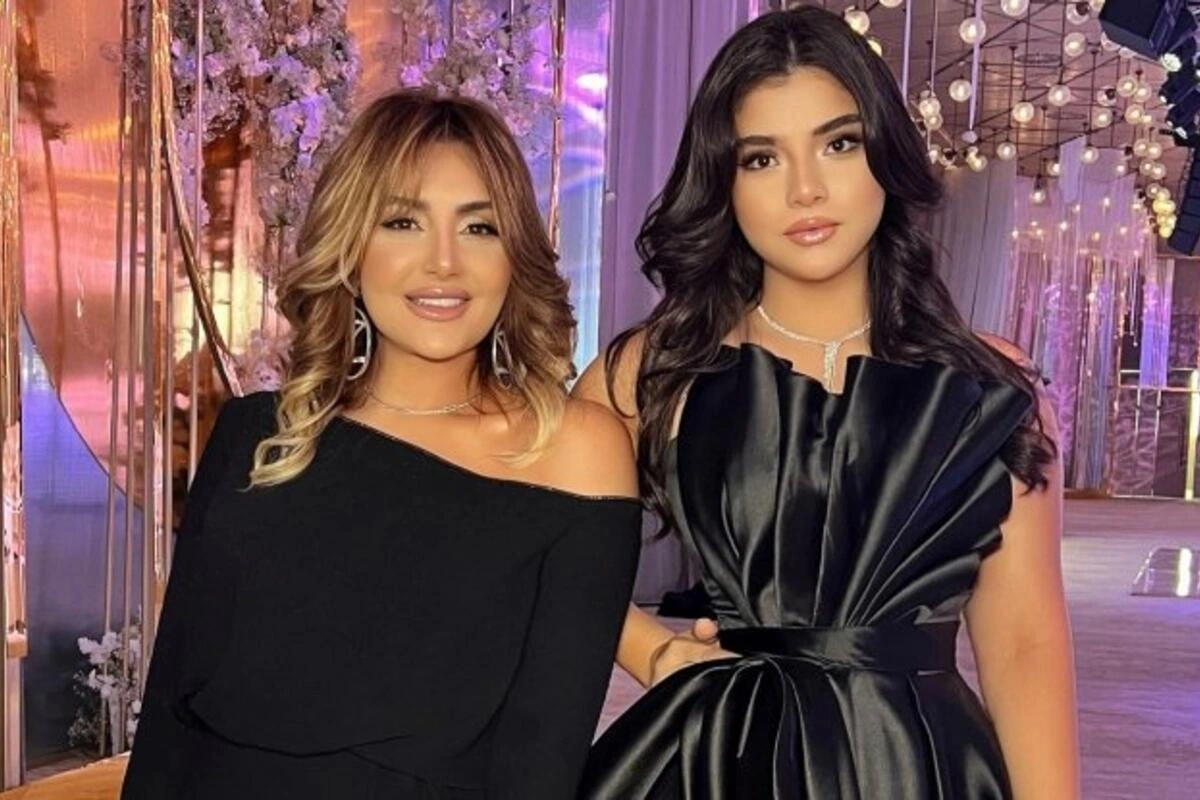"Anam kimi mən də 40 yaşında ana oldum" - Zülfiyyə Xanbabayeva