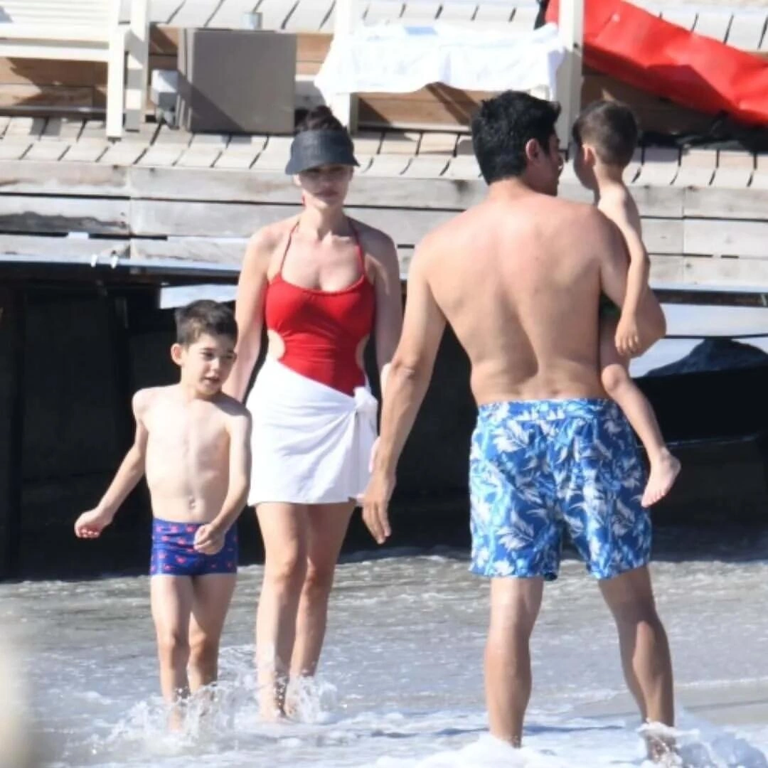 Burak Özçivitin artıq çəkisi diqqət çəkdi (Foto)