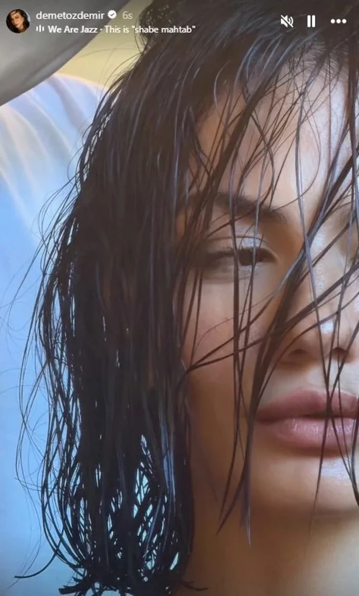 Demet Özdemir görünüşünü dəyişdirdi - (Foto)