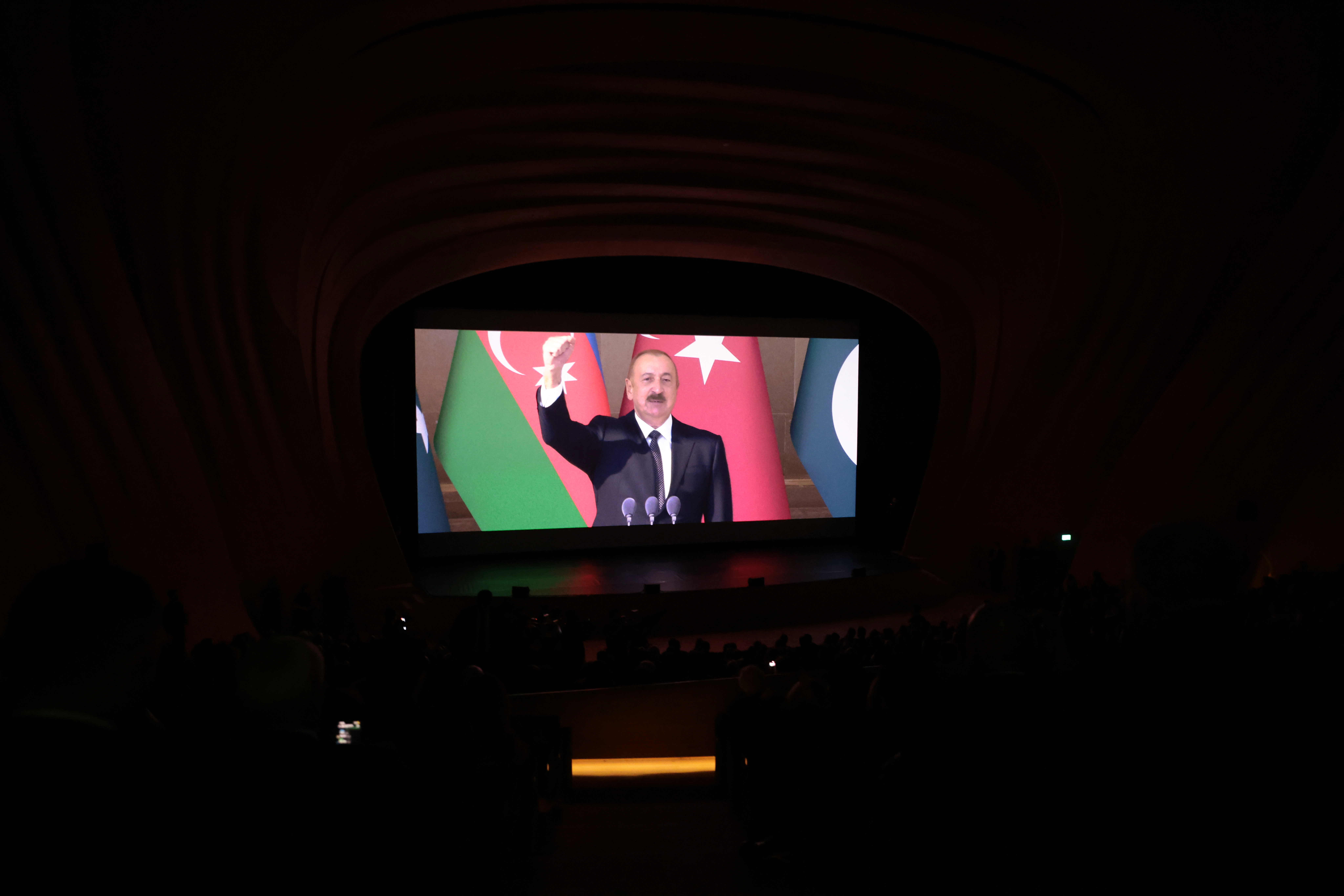 Bir filmdən daha artıq - 5 ilə çəkilmiş “44” təqdim edildi - Fotolar