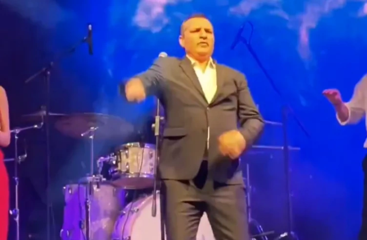 Dubay konsertindəki şousu gündəm oldu - VİDEO