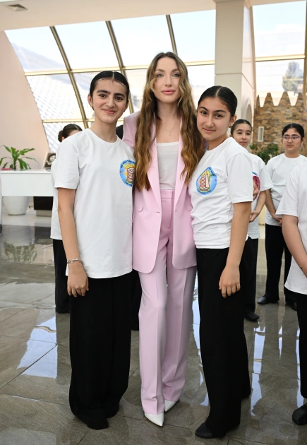 Alena Əliyeva olimpiada yarışını izlədi - Fotolar