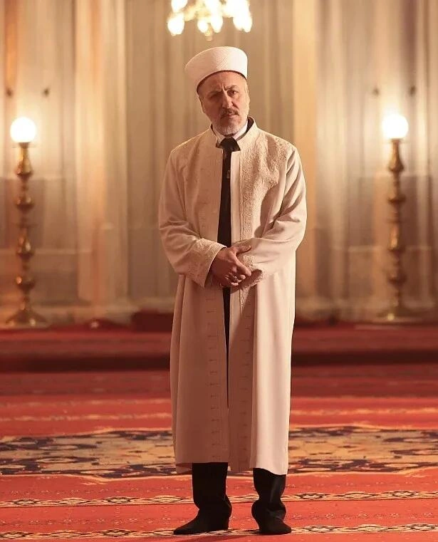 Barış Falay: “Həmin roldan sonra müalicə aldım” - (Foto)