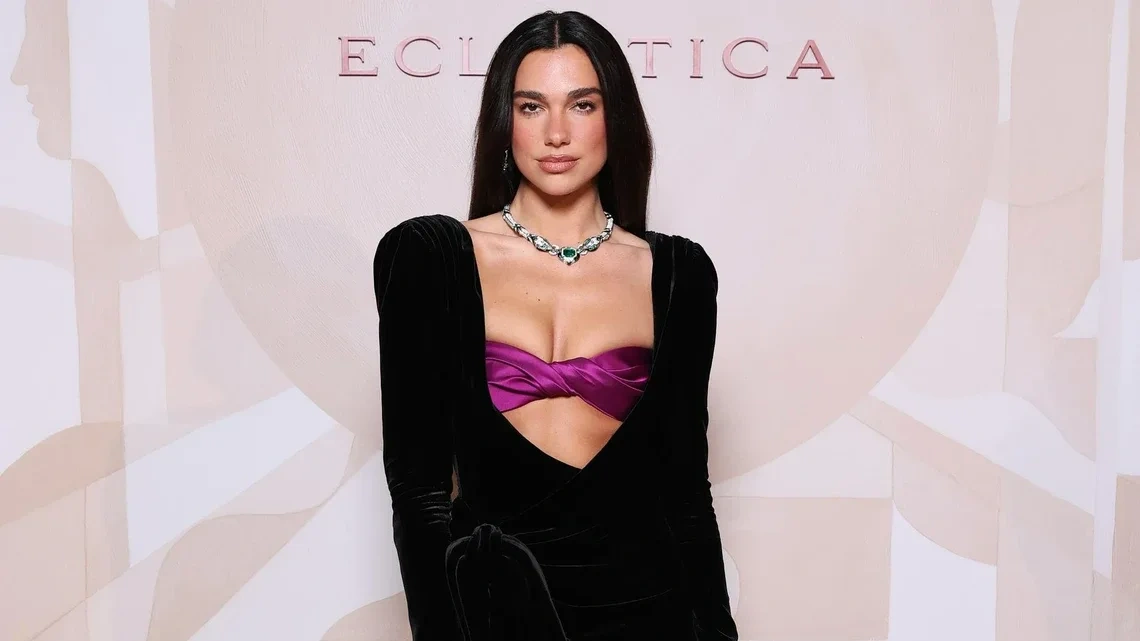 Dua Lipa “Samsung”u məhkəməyə verdi!