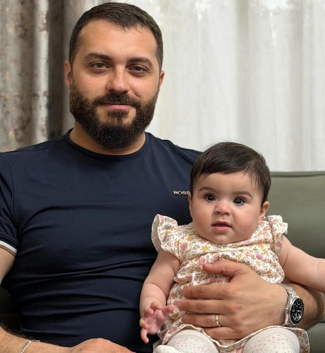 6 aylıq qızı ilə FOTOları