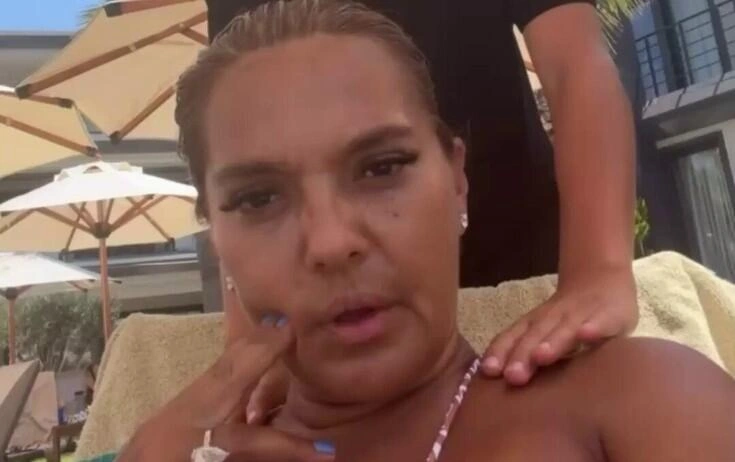 Demet Akalının makiyajsız halı (Video)