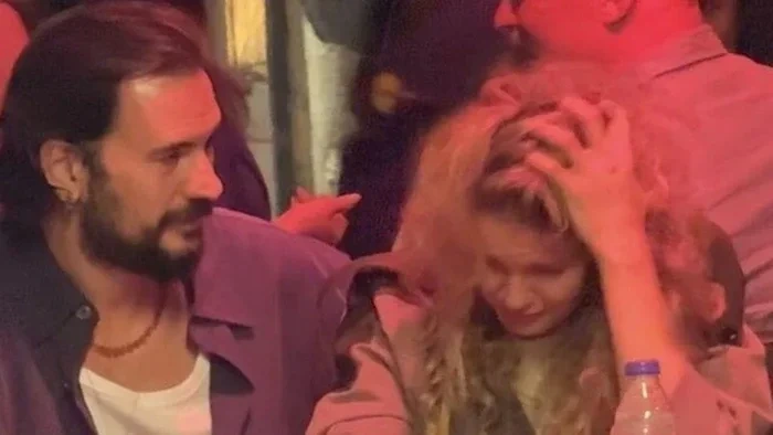 Birinci ağladı, sonra rəqs etdi