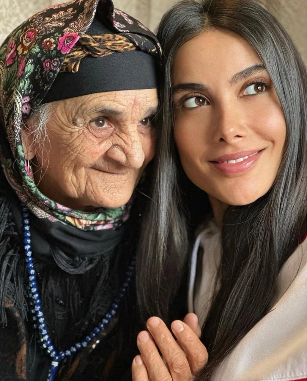 "Nə vaxt soruşursan deyir, 80 yaşım var" - Sevil və Sevinc - (Foto/Video)