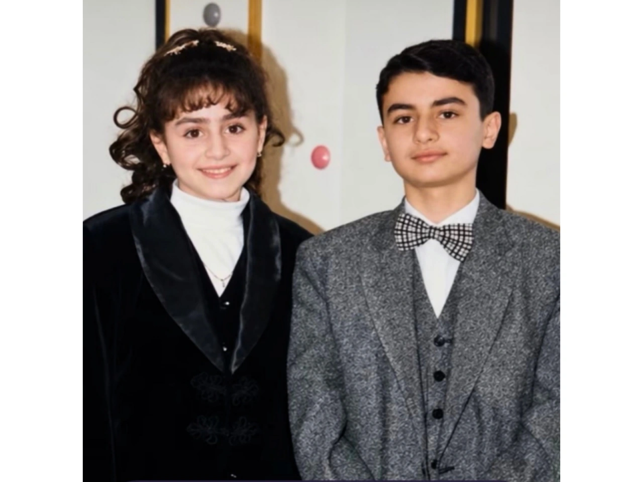 2 məşhur azərbaycanlı müğənninin birgə uşaqlıq Fotosu