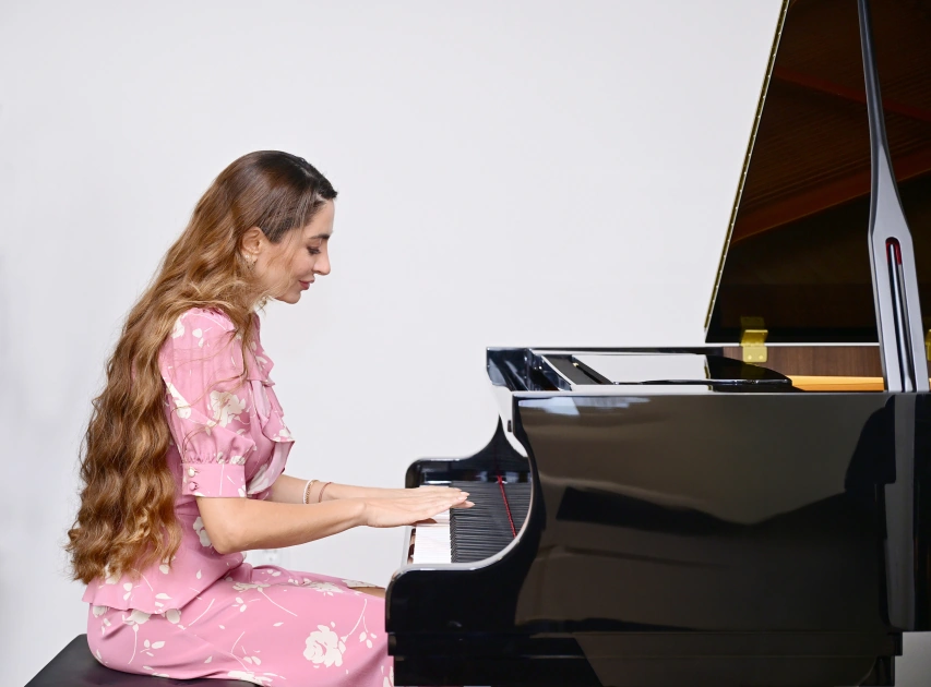 Mehriban Əliyeva qızları ilə açılışda - Fotolar